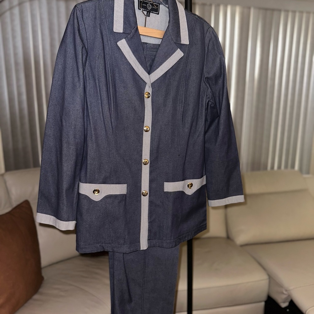 ST.John Sport Suit by Marie Gray